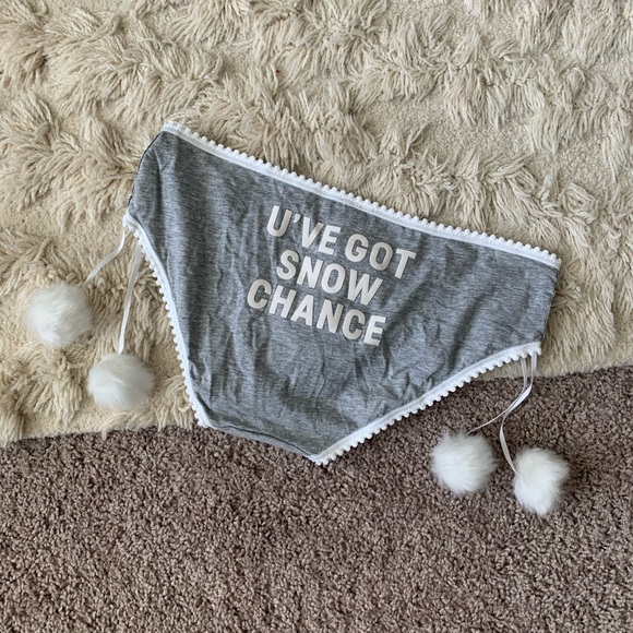 VS Limited Edition Winter Xmas Snow Pom Panty M - Picture 3 of 8